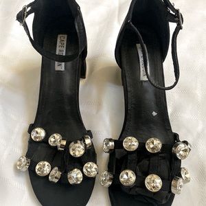 Black / stunning stones sandal size 8.5